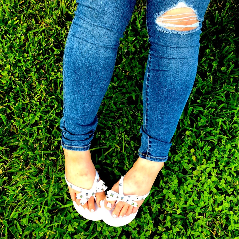 cute vintage white rhinestone sandals